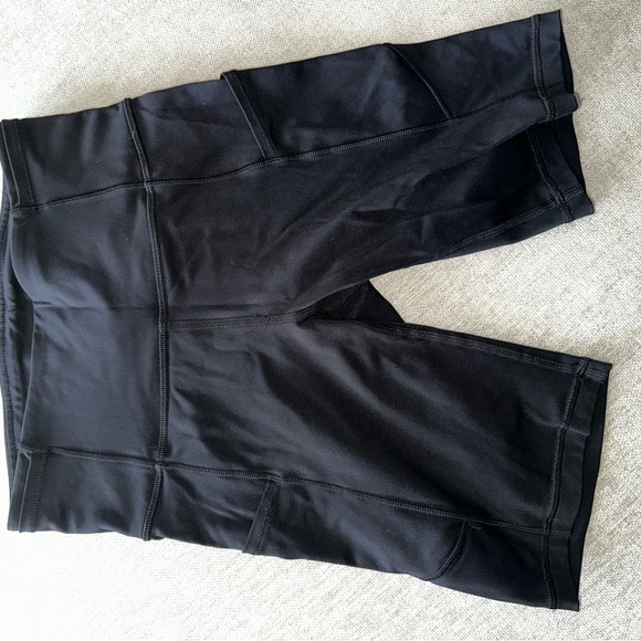 Lululemon - Black - Fast & Free 8” Shorts - Size 4 - Picture 4 of 6